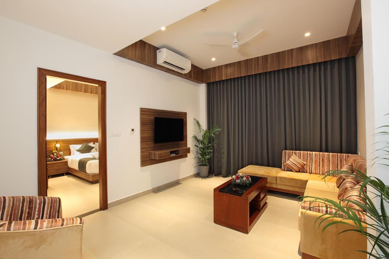 Hotel Maria Park Muvattupuzha Екстер'єр фото