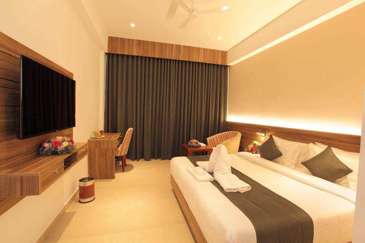 Hotel Maria Park Muvattupuzha Екстер'єр фото