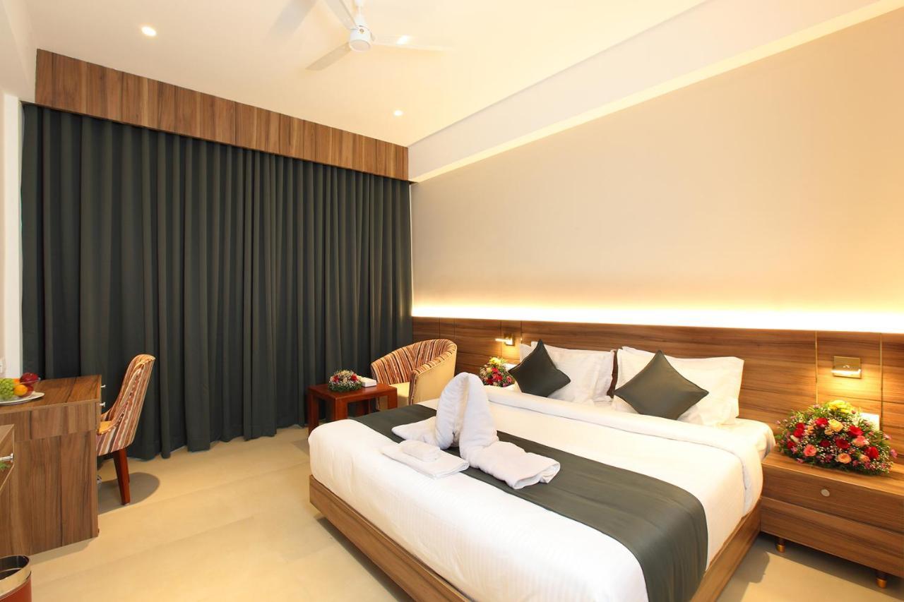 Hotel Maria Park Muvattupuzha Екстер'єр фото